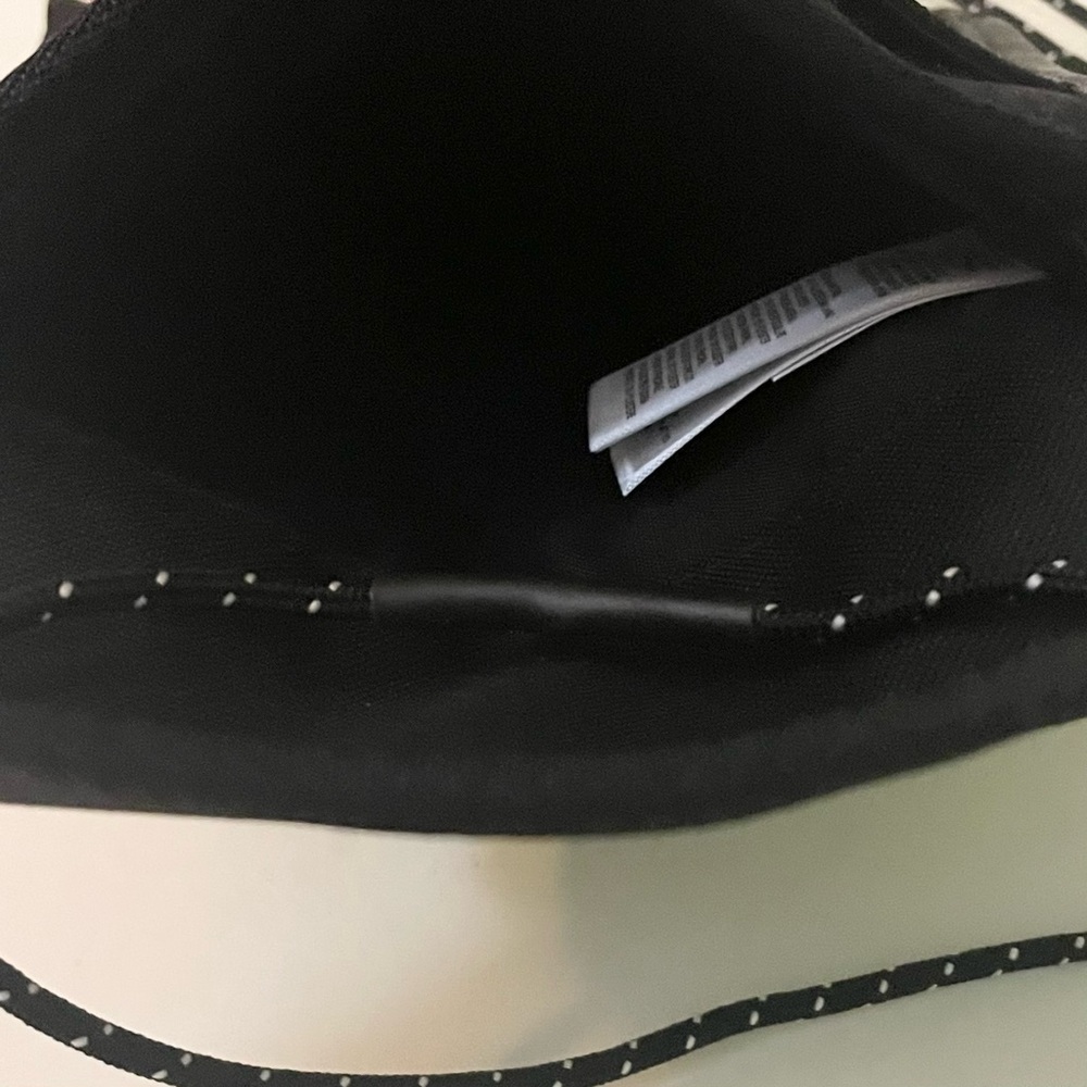 The North Face Bozer Neck Pouch Black Unisex - Picture 8 of 13